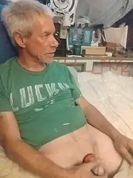 Biknight online show from April 21, 2026, 1:42 am