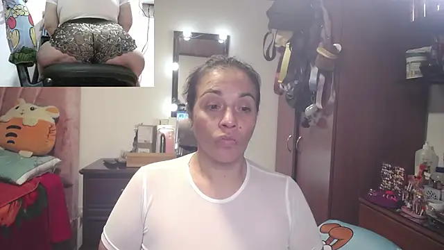 zoe hotxxx online show from April 20, 2026, 12:02 am