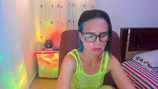 BrianaGarner online show from October 28, 2025, 5:15 pm