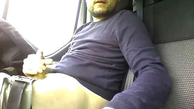 Menic0n online show from February 18, 2026, 2:57 pm