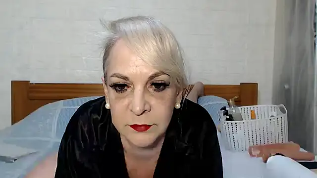 Snapshot of awild_kitten chatting on May 3, 2026, 9:37 am awild kitten online show from May 3, 2026, 9:37 am
