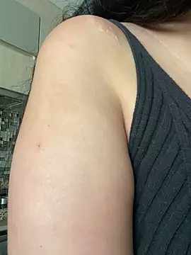 emilyjohanson online show from January 15, 2025, 2:02 pm