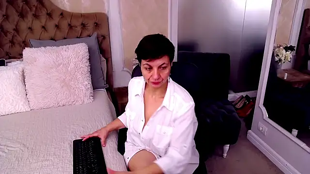 BustyPenellope online show from January 25, 2025, 3:40 am