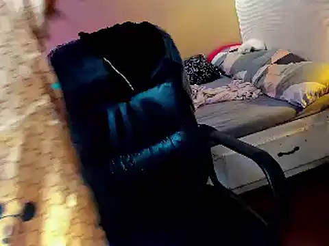 HOTnWILDalice online show from March 10, 2025, 1:56 am