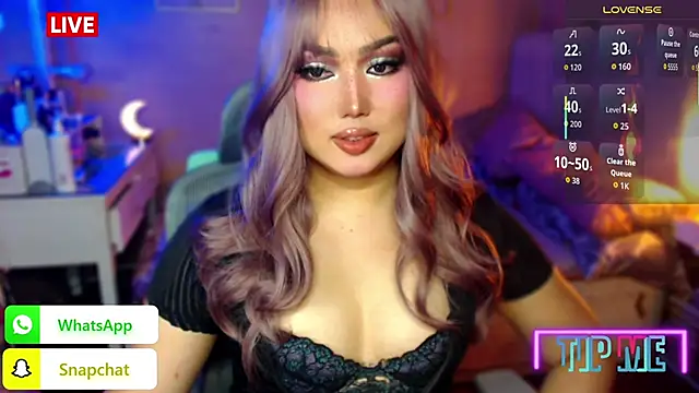 HOTnWILDalice online show from October 21, 2025, 2:01 am