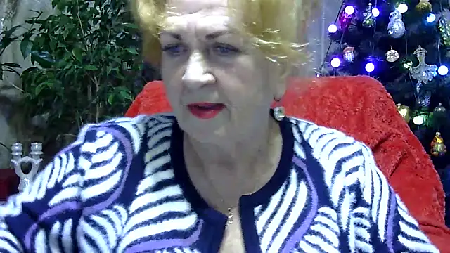 Emma52610 online show from January 3, 2025, 5:31 pm