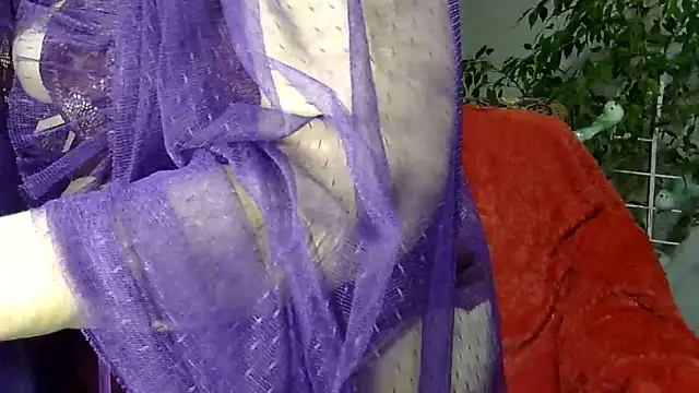 Emma52610 online show from February 12, 2025, 5:48 pm