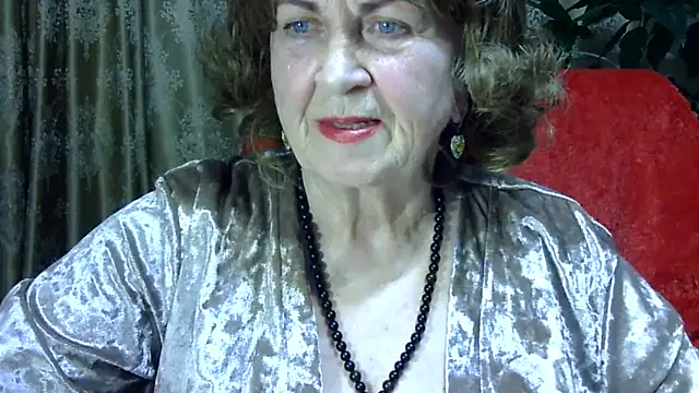 Emma52610 online show from April 23, 2026, 5:04 pm