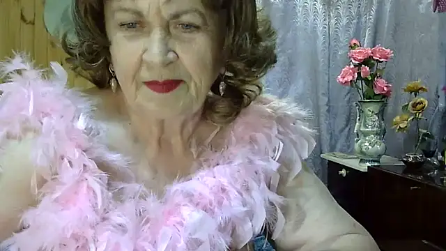 Snapshot of Emma52610 chatting on June 11, 2026, 5:55 pm Emma52610 online show from June 11, 2026, 5:55 pm