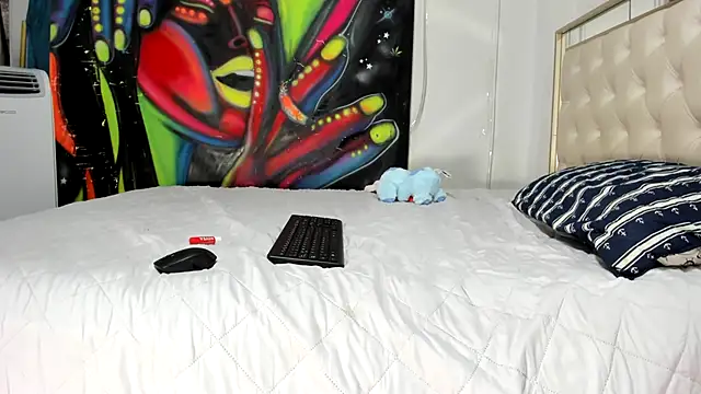 luna sexxy online show from June 7, 2026, 3:54 am