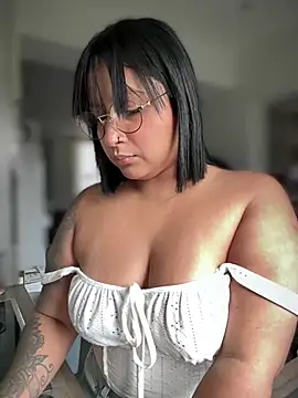Snapshot of DannaaMeliza chatting on January 7, 2025, 1:46 pm DannaaMeliza online show from January 7, 2025, 1:46 pm