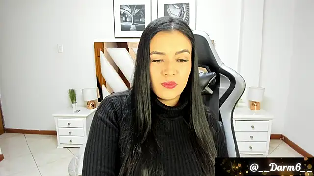 Lia Simons online show from March 5, 2025, 2:14 am