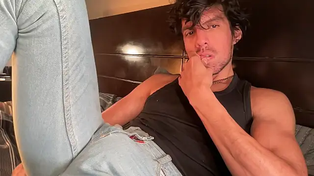 beranco19 online show from February 11, 2026, 4:39 am