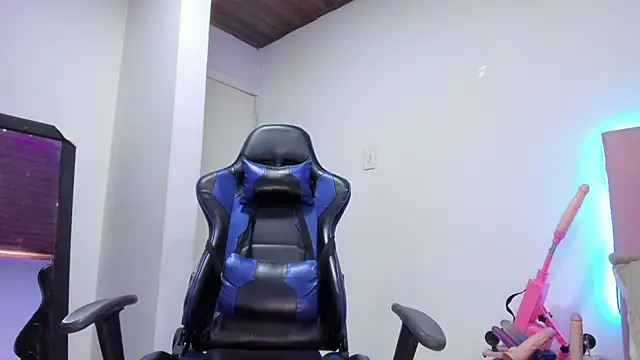 melani xc online show from November 7, 2025, 2:28 pm