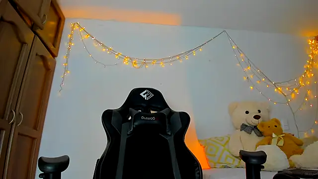 Susan Foxx online show from January 18, 2025, 11:22 pm