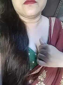 naughtymadam online show from May 18, 2026, 5:24 am