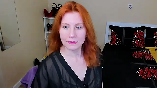 Snapshot of FoxySophia chatting on April 26, 2026, 2:42 am FoxySophia online show from April 26, 2026, 2:42 am