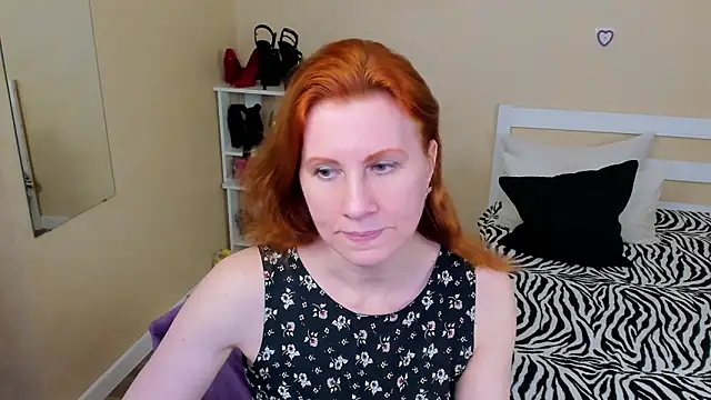 Snapshot of FoxySophia chatting on May 2, 2026, 2:33 pm FoxySophia online show from May 2, 2026, 2:33 pm