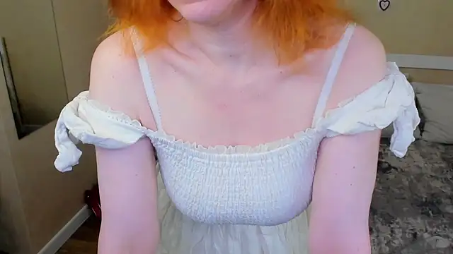 Snapshot of FoxySophia chatting on June 13, 2026, 1:53 pm FoxySophia online show from June 13, 2026, 1:53 pm