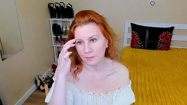 Snapshot of FoxySophia chatting on July 14, 2026, 10:54 am FoxySophia online show from July 14, 2026, 10:54 am