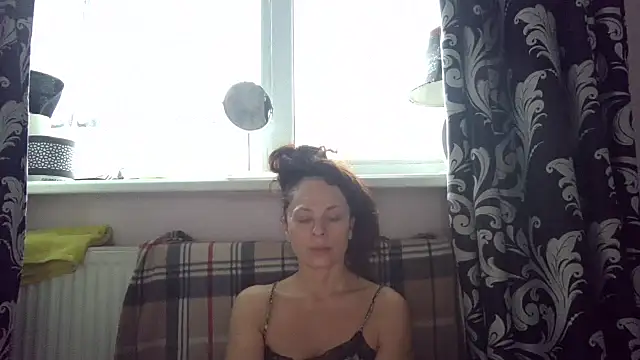 LindaStarS online show from February 25, 2026, 5:50 am