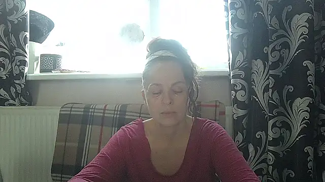 LindaStarS online show from April 14, 2026, 5:13 am