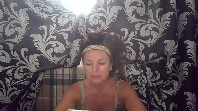 Snapshot of LindaStarS chatting on July 20, 2026, 4:27 am LindaStarS online show from July 20, 2026, 4:27 am