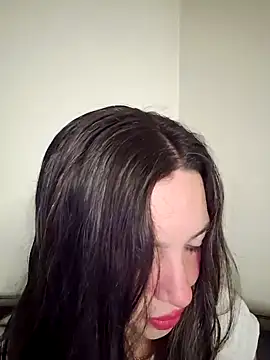 loveuu-bae online show from February 25, 2026, 2:32 am