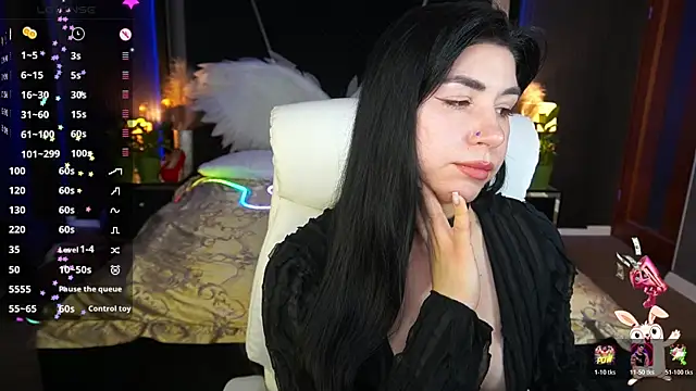 EmilyCandyy online show from April 17, 2026, 6:05 am