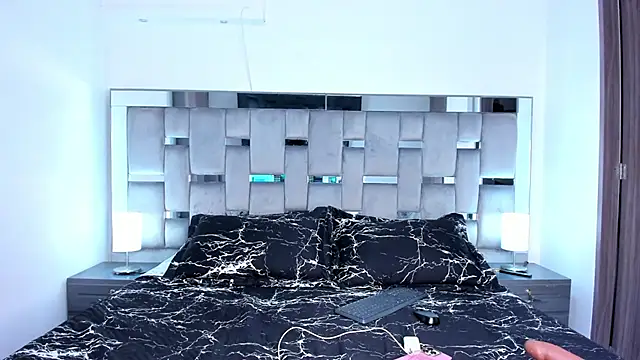 Cammiila online show from March 6, 2025, 4:38 pm