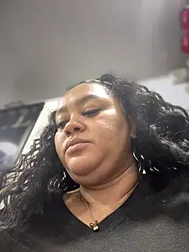 yanza2002 online show from February 4, 2025, 11:38 pm