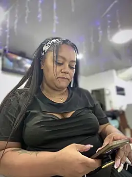 yanza2002 online show from March 18, 2025, 11:20 pm