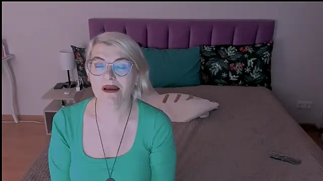 sabrinamacmarren online show from February 9, 2025, 4:50 pm