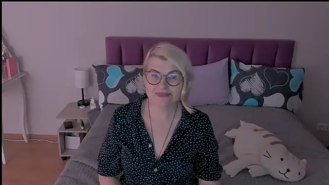 sabrinamacmarren online show from February 20, 2025, 4:25 pm