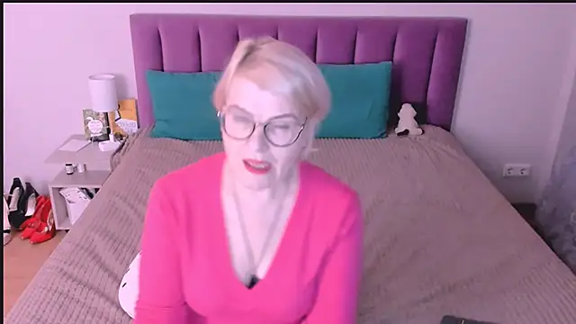 sabrinamacmarren online show from November 1, 2025, 3:03 pm