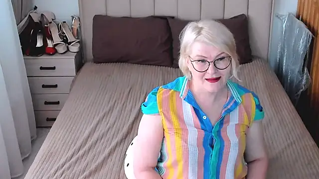 Snapshot of sabrinamacmarren chatting on July 10, 2026, 3:14 pm sabrinamacmarren online show from July 10, 2026, 3:14 pm