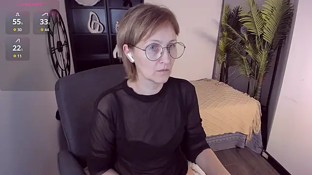 Paris Cherry online show from December 22, 2025, 5:54 pm