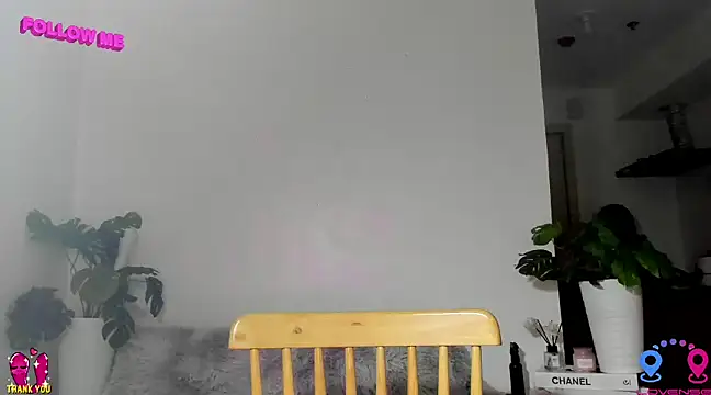 hottycrishina online show from February 13, 2025, 12:57 am