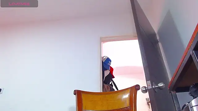 ashelymalefica online show from April 22, 2026, 7:26 pm