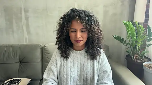 illaroom online show from December 10, 2024, 7:22 pm