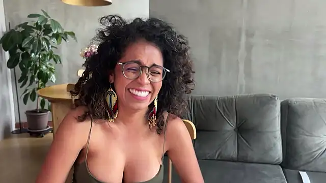 illaroom online show from February 22, 2025, 9:48 pm