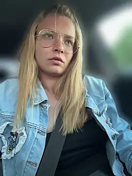 AnastasiaAniess online show from April 8, 2026, 5:57 pm