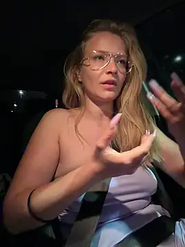 AnastasiaAniess online show from April 18, 2026, 7:07 pm