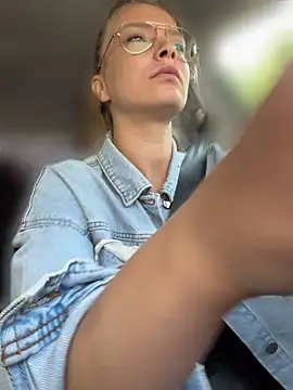 AnastasiaAniess online show from April 19, 2026, 8:57 am