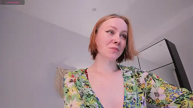 Snapshot of LilianKroft chatting on May 7, 2026, 11:59 am LilianKroft online show from May 7, 2026, 11:59 am