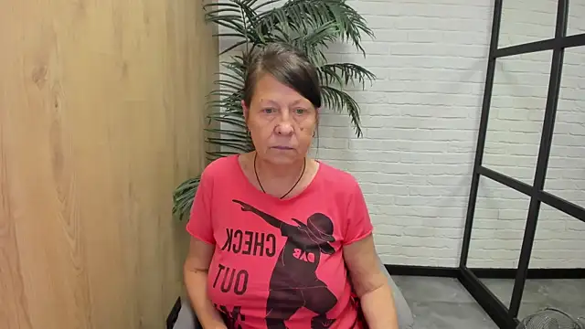 LindaPassionate online show from September 19, 2025, 1:12 pm