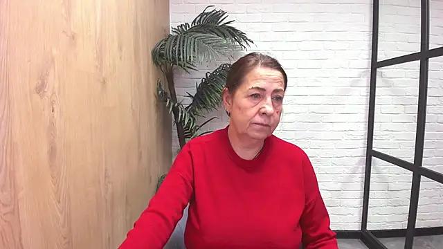 Snapshot of LindaPassionate chatting on April 2, 2026, 5:05 am LindaPassionate online show from April 2, 2026, 5:05 am