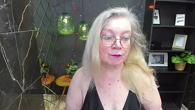 NataliMellow online show from January 8, 2025, 1:20 pm