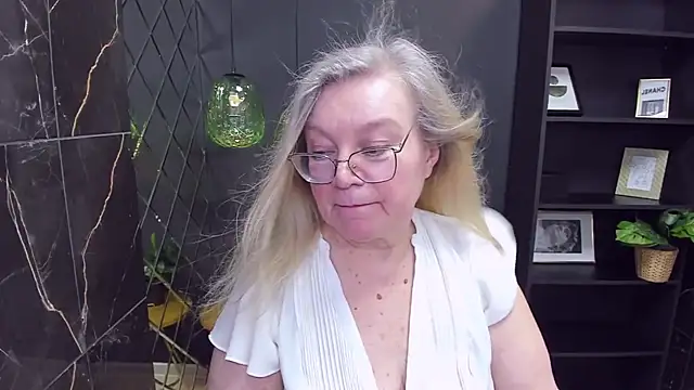 NataliMellow online show from January 18, 2025, 7:37 pm