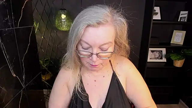 NataliMellow online show from February 8, 2026, 1:14 pm